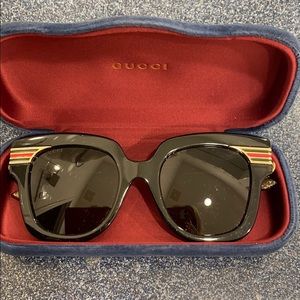Gucci Sun glasses